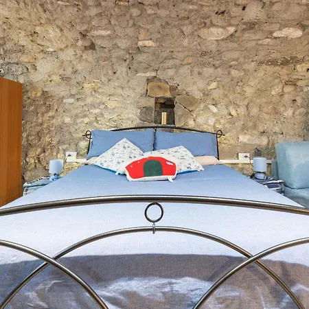 Apartment La Taverna Da Irene Roe